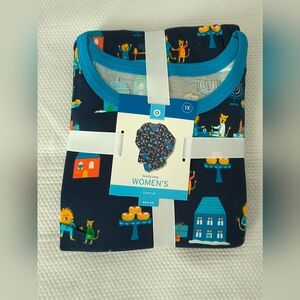 WOMEN'S 1X LONG SLEEVE HANUKKAH THEMED MENORAH PAJAMA SET BLUE PAJAMA.